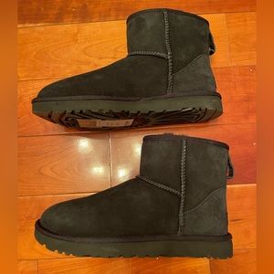 Uggs new short boots in black, sz10, women